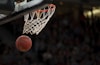 篮球比赛直播画面 - NBA赛场激烈对抗
